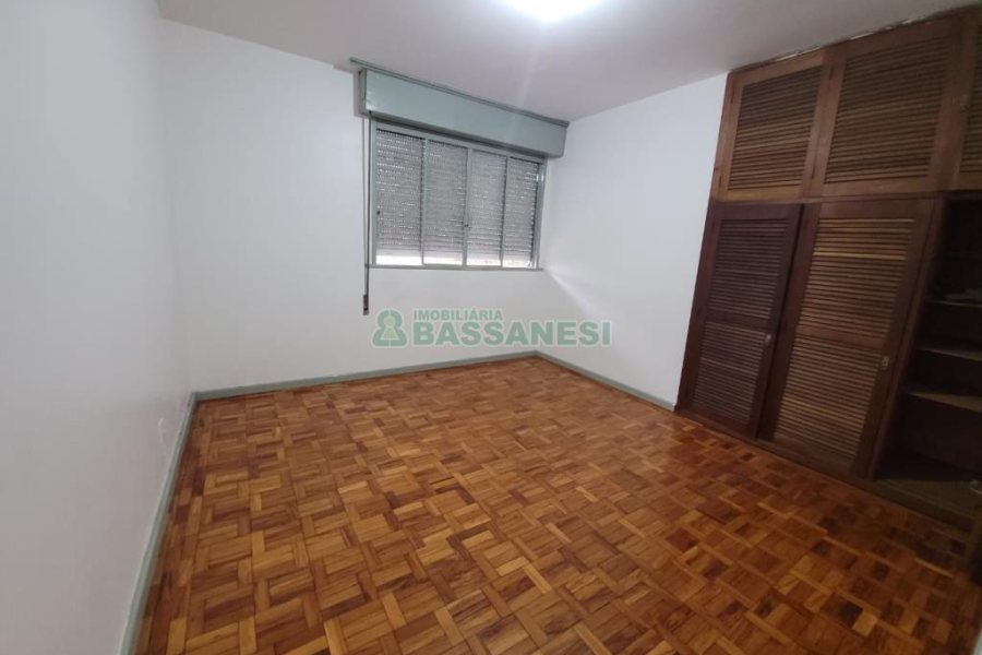 Casa com 200m², 5 dormitórios, 2 vagas, no bairro Marechal Floriano em Caxias do Sul para Comprar