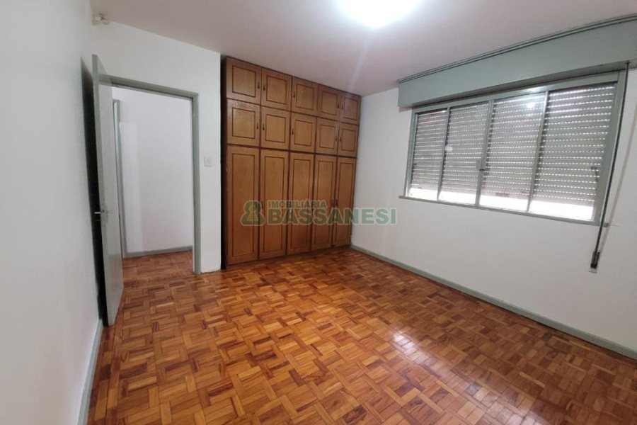 Casa com 200m², 5 dormitórios, 2 vagas, no bairro Marechal Floriano em Caxias do Sul para Comprar
