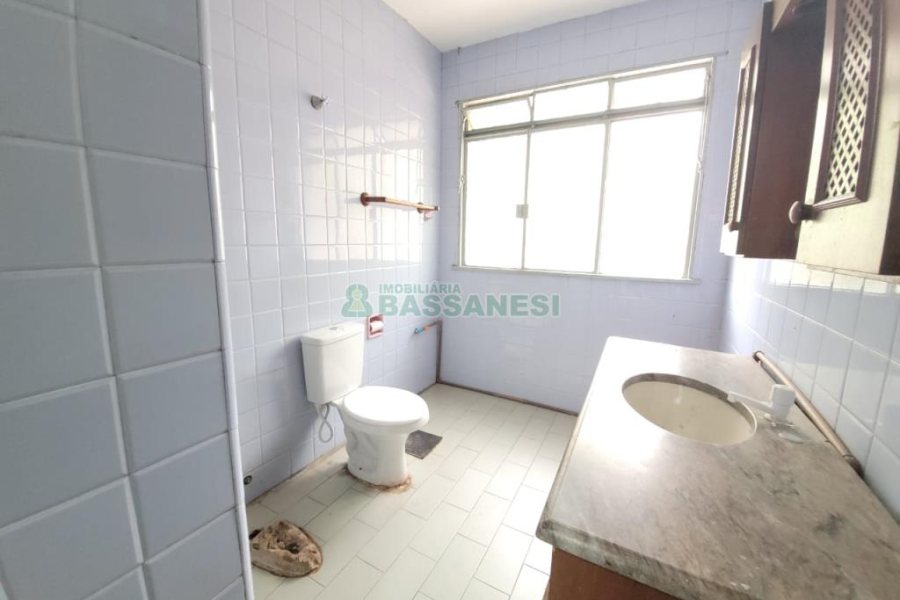 Casa com 200m², 5 dormitórios, 2 vagas, no bairro Marechal Floriano em Caxias do Sul para Comprar