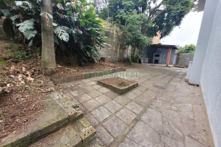 Casa com 200m², 5 dormitórios, 2 vagas, no bairro Marechal Floriano em Caxias do Sul para Comprar