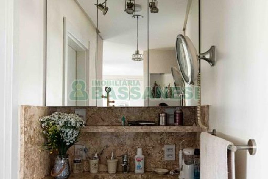 Apartamento com 58m², 1 dormitório, 1 vaga, no bairro Centro em Caxias do Sul para Comprar