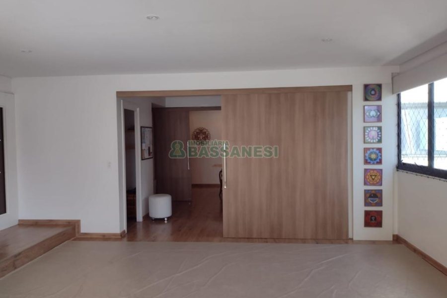 Sala com 58m², no bairro Centro em Caxias do Sul para Alugar
