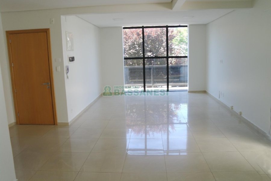 Sala com 32m², no bairro Rio Branco em Caxias do Sul para Alugar