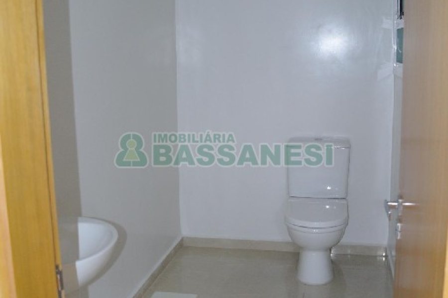 Sala com 32m², no bairro Rio Branco em Caxias do Sul para Alugar