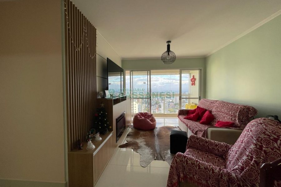 Apto Mobiliado com 114m², 3 dormitórios, 2 vagas, no bairro Universitário em Caxias do Sul para Alugar