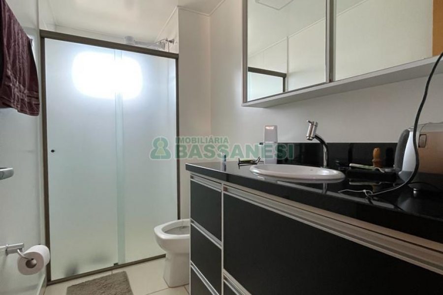 Apto Mobiliado com 114m², 3 dormitórios, 2 vagas, no bairro Universitário em Caxias do Sul para Alugar