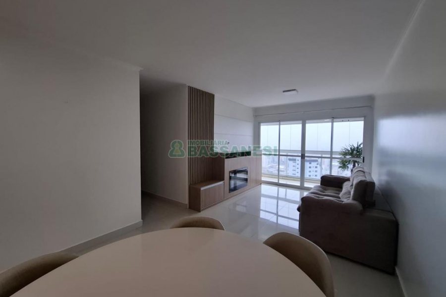 Apto Mobiliado com 115m², 3 dormitórios, 2 vagas, no bairro Universitário em Caxias do Sul para Alugar