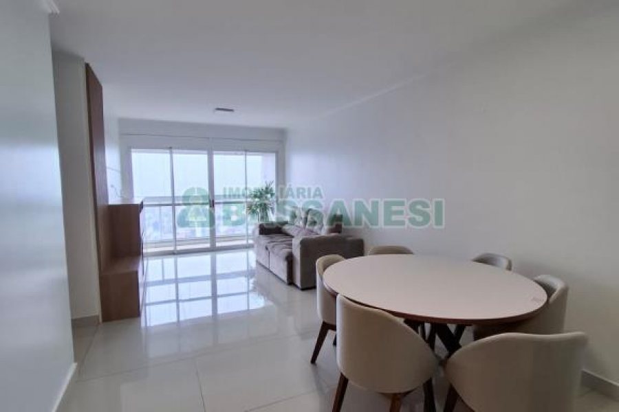 Apto Mobiliado com 115m², 3 dormitórios, 2 vagas, no bairro Universitário em Caxias do Sul para Alugar