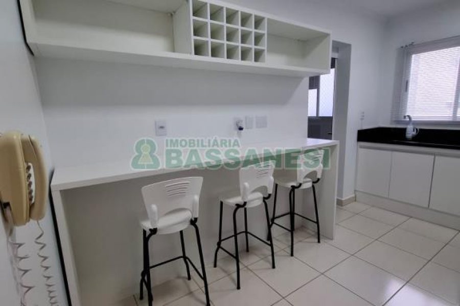 Apto Mobiliado com 115m², 3 dormitórios, 2 vagas, no bairro Universitário em Caxias do Sul para Alugar