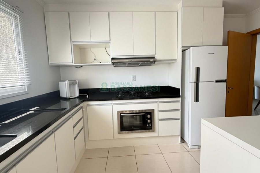 Apto Mobiliado com 115m², 3 dormitórios, 2 vagas, no bairro Universitário em Caxias do Sul para Alugar