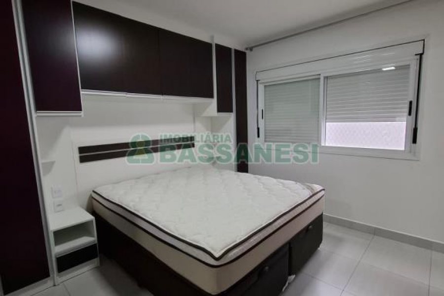 Apto Mobiliado com 115m², 3 dormitórios, 2 vagas, no bairro Universitário em Caxias do Sul para Alugar