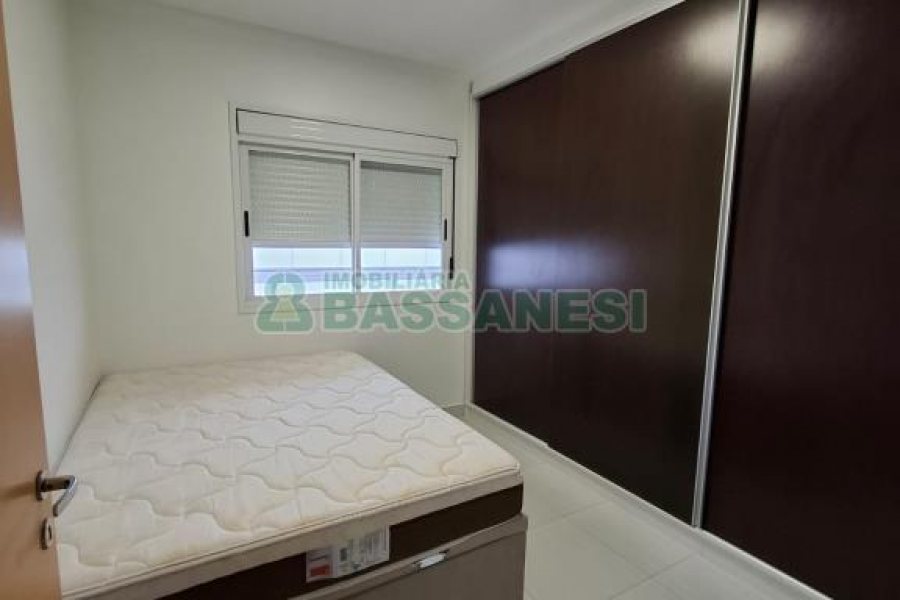 Apto Mobiliado com 115m², 3 dormitórios, 2 vagas, no bairro Universitário em Caxias do Sul para Alugar