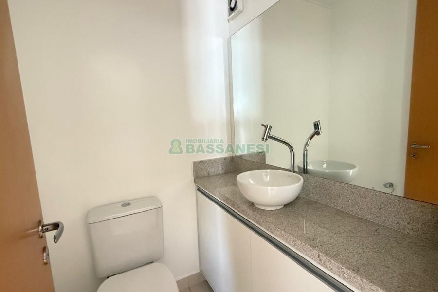 Apto Mobiliado com 115m², 3 dormitórios, 2 vagas, no bairro Universitário em Caxias do Sul para Alugar