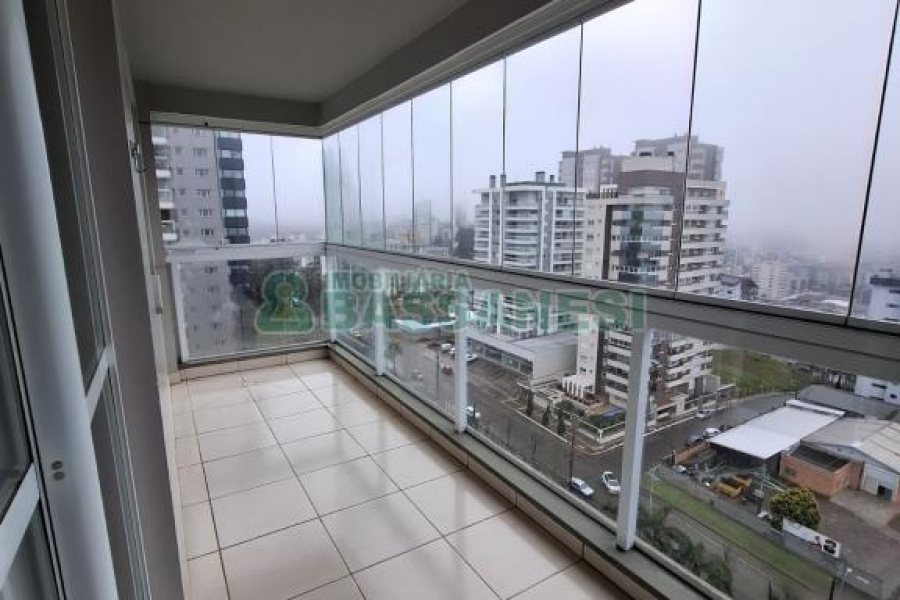 Apto Mobiliado com 115m², 3 dormitórios, 2 vagas, no bairro Universitário em Caxias do Sul para Alugar