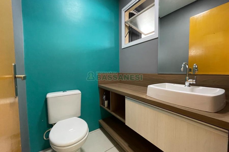 Sobrado Mobiliado com 320m², 2 dormitórios, 2 vagas, no bairro Santa Catarina em Caxias do Sul para Alugar