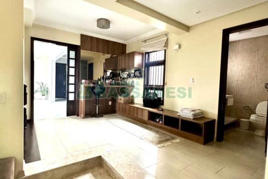 Casa com 360m², 3 dormitórios, 2 vagas, no bairro Cruzeiro em Caxias do Sul para Alugar ou Comprar