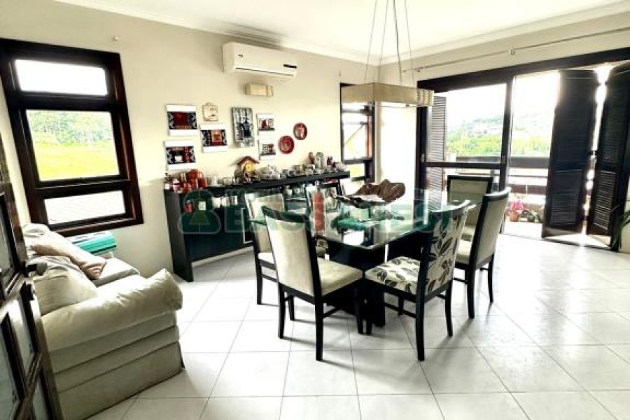 Casa com 360m², 3 dormitórios, 2 vagas, no bairro Cruzeiro em Caxias do Sul para Alugar ou Comprar