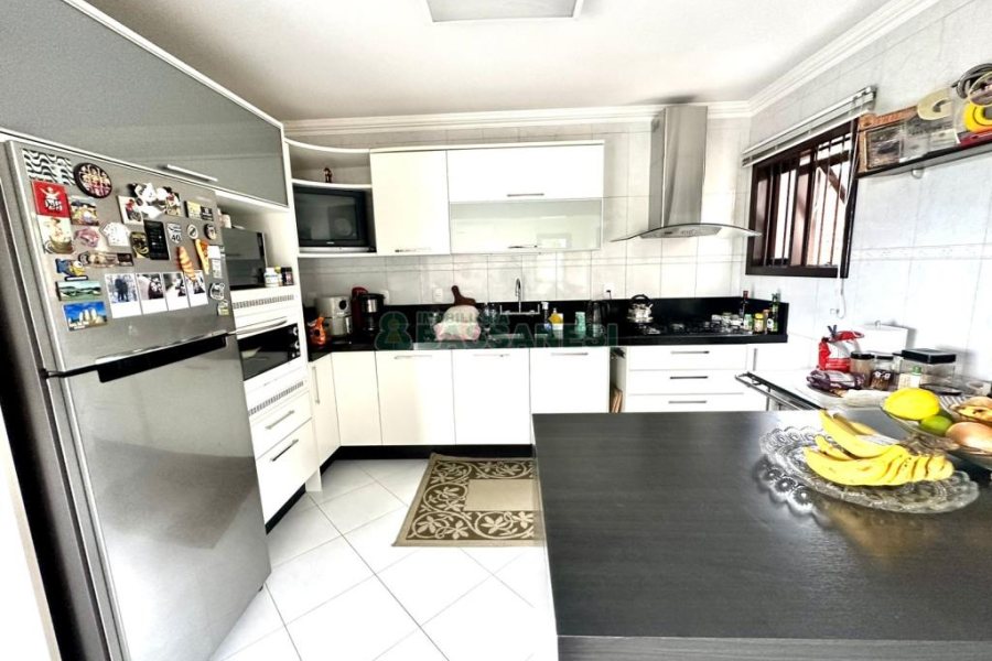 Casa com 360m², 3 dormitórios, 2 vagas, no bairro Cruzeiro em Caxias do Sul para Alugar ou Comprar