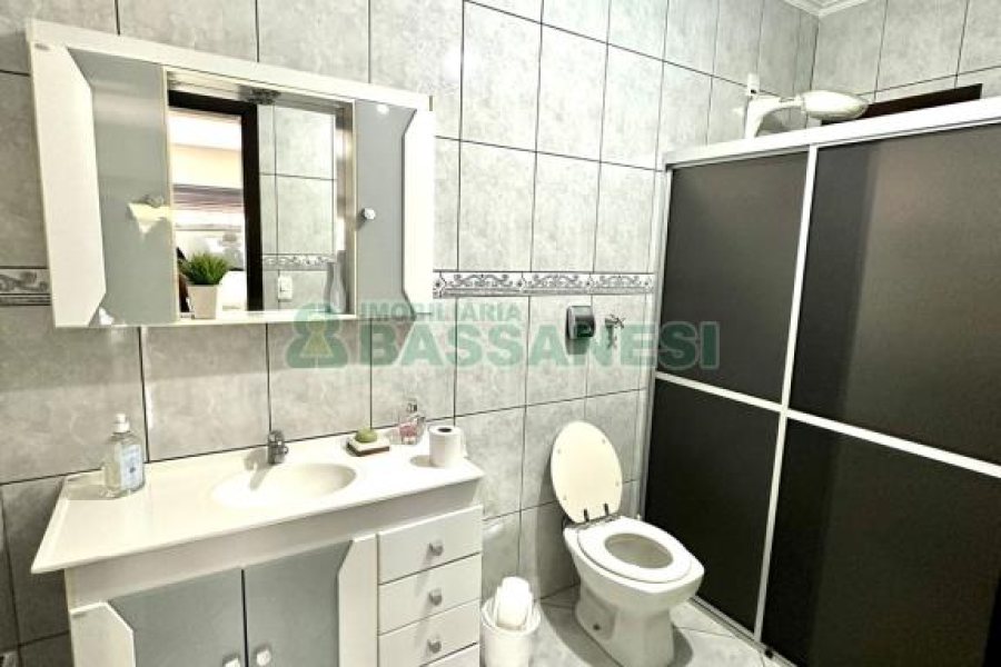 Casa com 360m², 3 dormitórios, 2 vagas, no bairro Cruzeiro em Caxias do Sul para Alugar ou Comprar