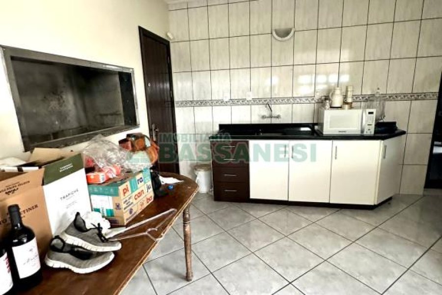 Casa com 360m², 3 dormitórios, 2 vagas, no bairro Cruzeiro em Caxias do Sul para Alugar ou Comprar