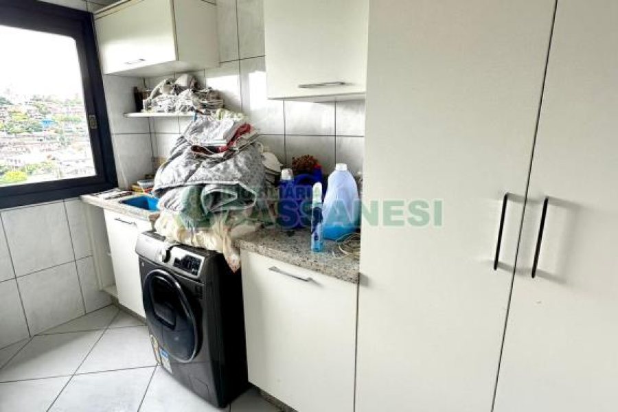 Casa com 360m², 3 dormitórios, 2 vagas, no bairro Cruzeiro em Caxias do Sul para Alugar ou Comprar