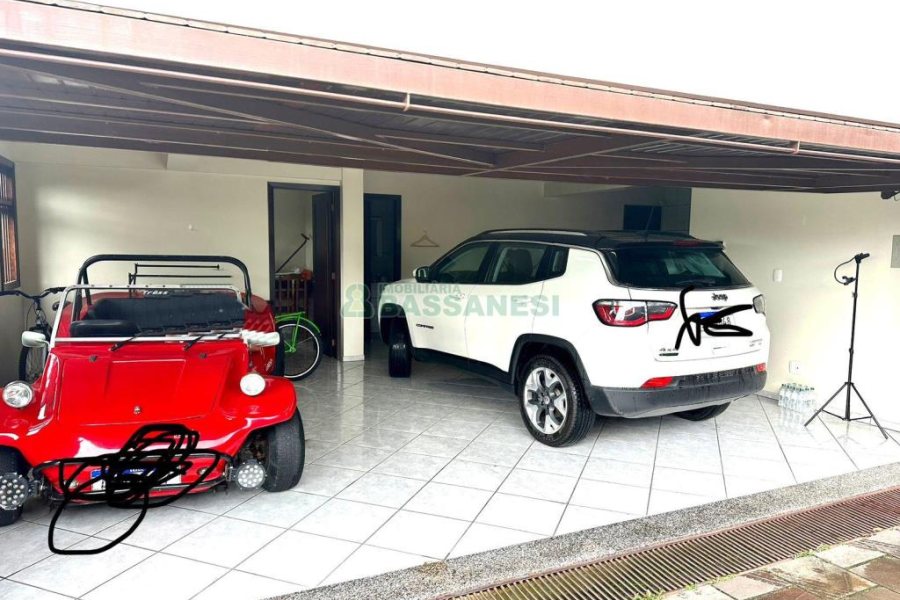 Casa com 360m², 3 dormitórios, 2 vagas, no bairro Cruzeiro em Caxias do Sul para Alugar ou Comprar