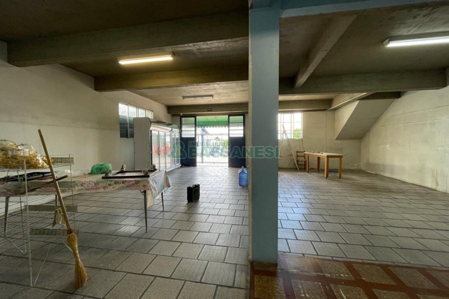 Loja com 130m², no bairro Nossa Senhora de Fátima em Caxias do Sul para Alugar