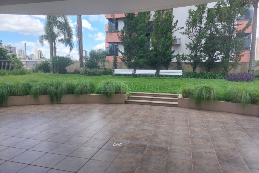 Apartamento com 187m², 3 dormitórios, 4 vagas, no bairro Centro em Caxias do Sul para Comprar