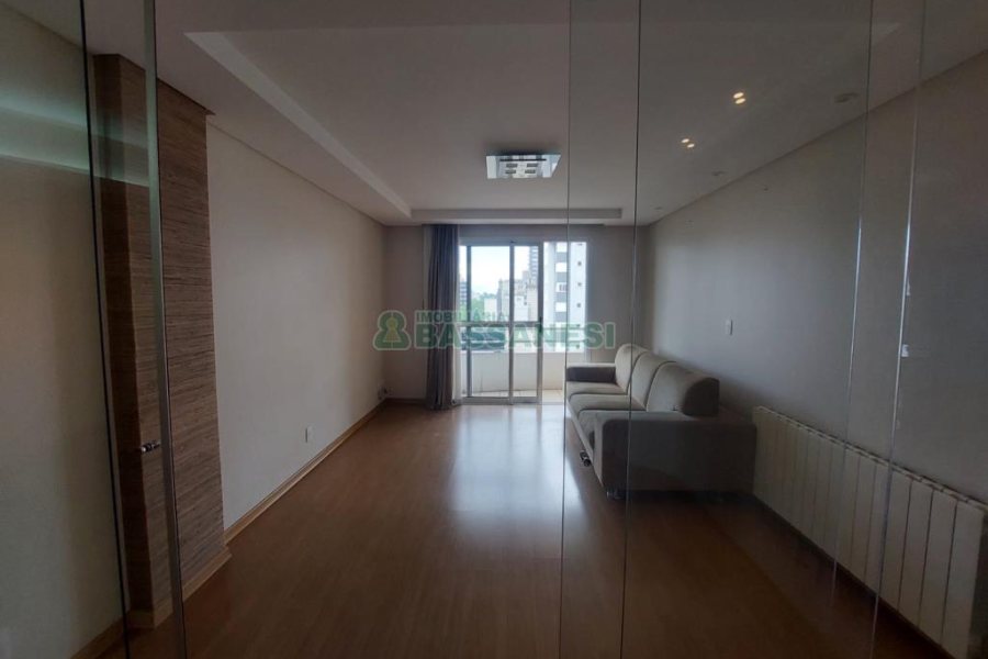Apartamento com 187m², 3 dormitórios, 4 vagas, no bairro Centro em Caxias do Sul para Comprar