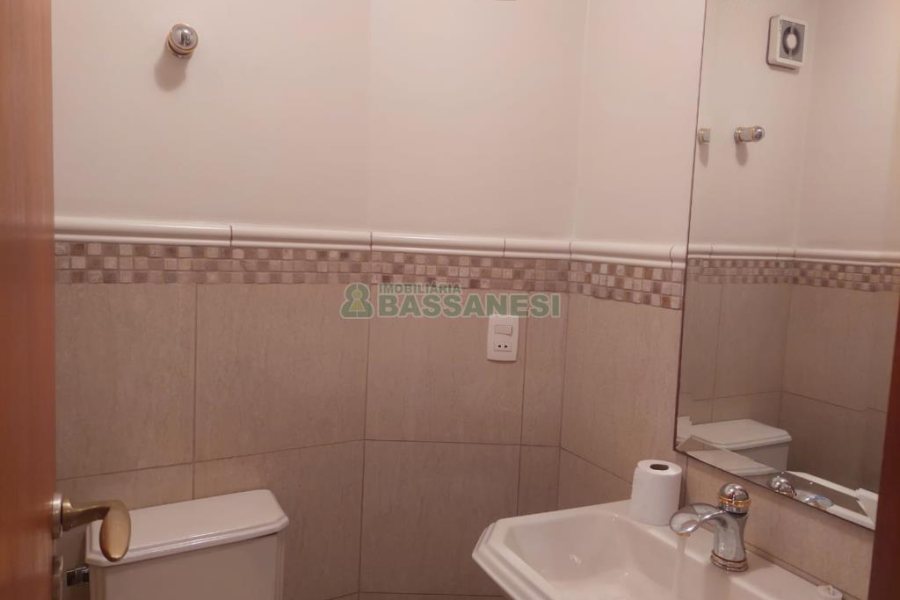 Apartamento com 187m², 3 dormitórios, 4 vagas, no bairro Centro em Caxias do Sul para Comprar