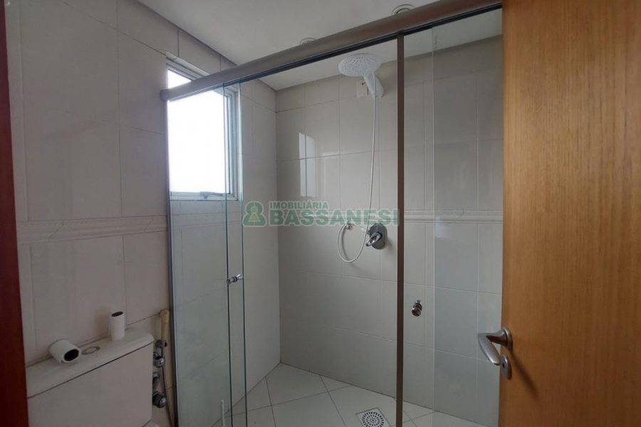 Apartamento com 187m², 3 dormitórios, 4 vagas, no bairro Centro em Caxias do Sul para Comprar