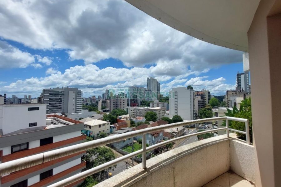 Apartamento com 187m², 3 dormitórios, 4 vagas, no bairro Centro em Caxias do Sul para Comprar