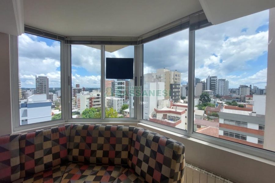 Apartamento com 187m², 3 dormitórios, 4 vagas, no bairro Centro em Caxias do Sul para Comprar