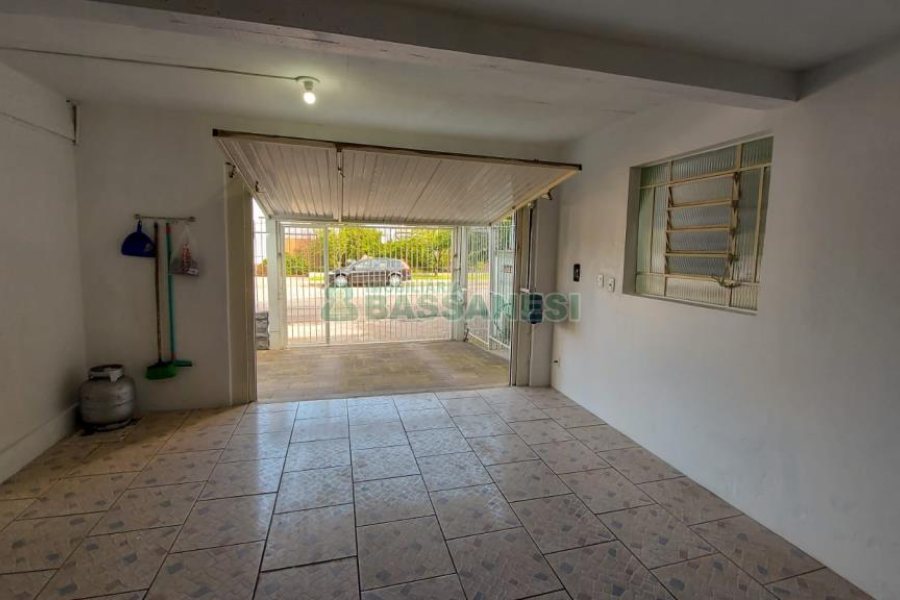 Casa com 220m², 4 dormitórios, 2 vagas, no bairro Santa Catarina em Caxias do Sul para Comprar