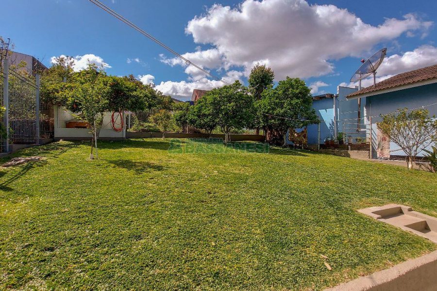 Casa com 220m², 4 dormitórios, 2 vagas, no bairro Santa Catarina em Caxias do Sul para Comprar