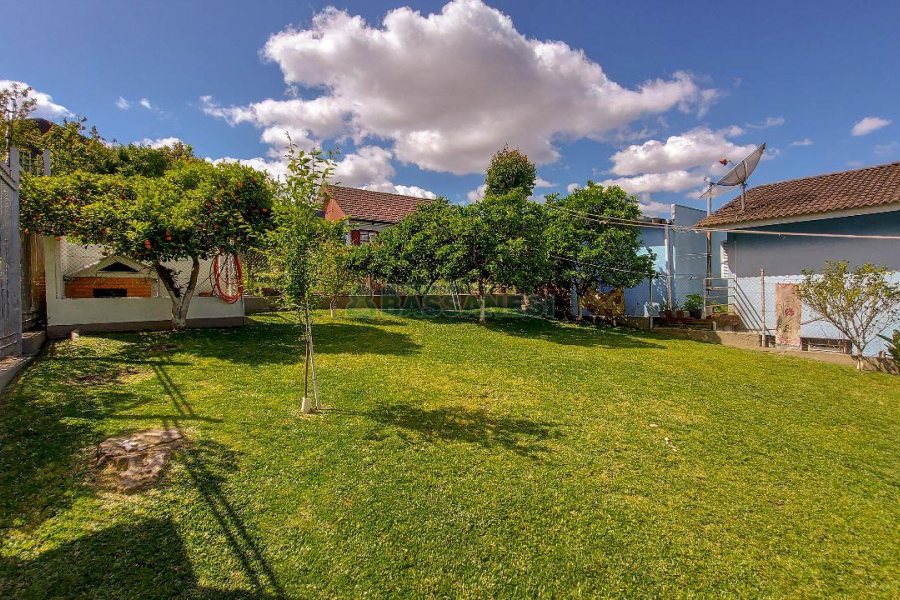 Casa com 220m², 4 dormitórios, 2 vagas, no bairro Santa Catarina em Caxias do Sul para Comprar