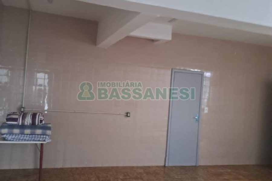 Loja com 83m², no bairro Lourdes em Caxias do Sul para Alugar