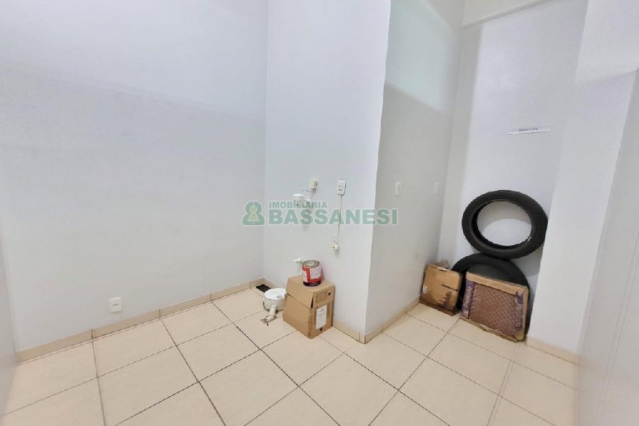 Loja com 200m², 1 vaga, no bairro Pio X em Caxias do Sul para Alugar