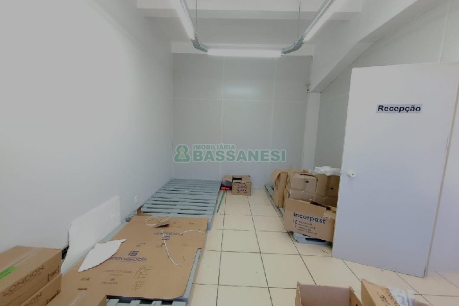 Loja com 200m², 1 vaga, no bairro Pio X em Caxias do Sul para Alugar