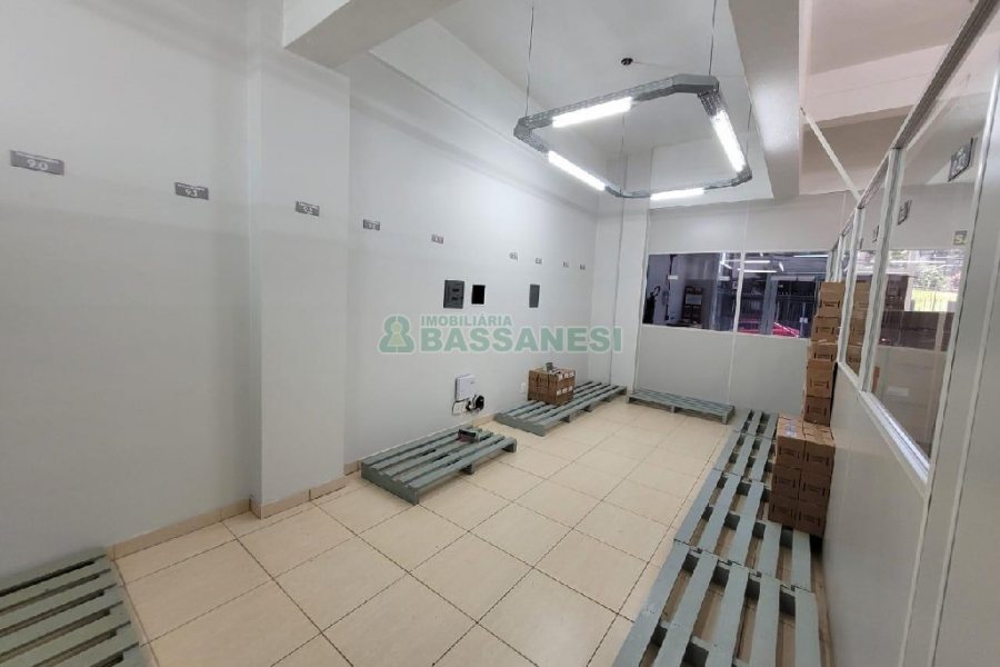 Loja com 200m², 1 vaga, no bairro Pio X em Caxias do Sul para Alugar