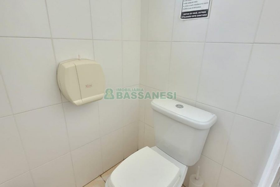 Loja com 200m², 1 vaga, no bairro Pio X em Caxias do Sul para Alugar