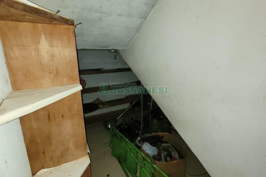 Casa com 335m², 6 dormitórios, 2 vagas, no bairro Exposição em Caxias do Sul para Comprar