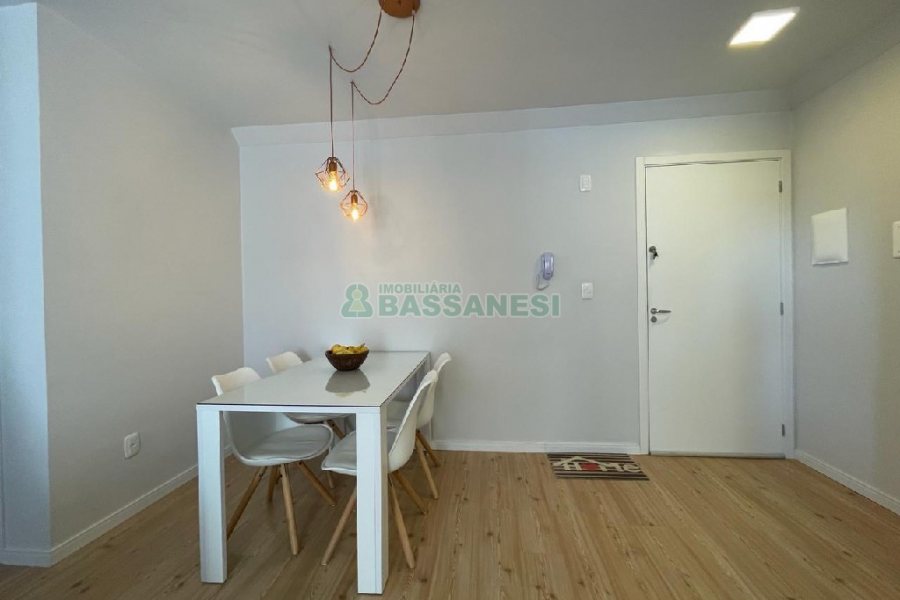 Apto Mobiliado com 62m², 2 dormitórios, 1 vaga, no bairro Panazzolo em Caxias do Sul para Alugar