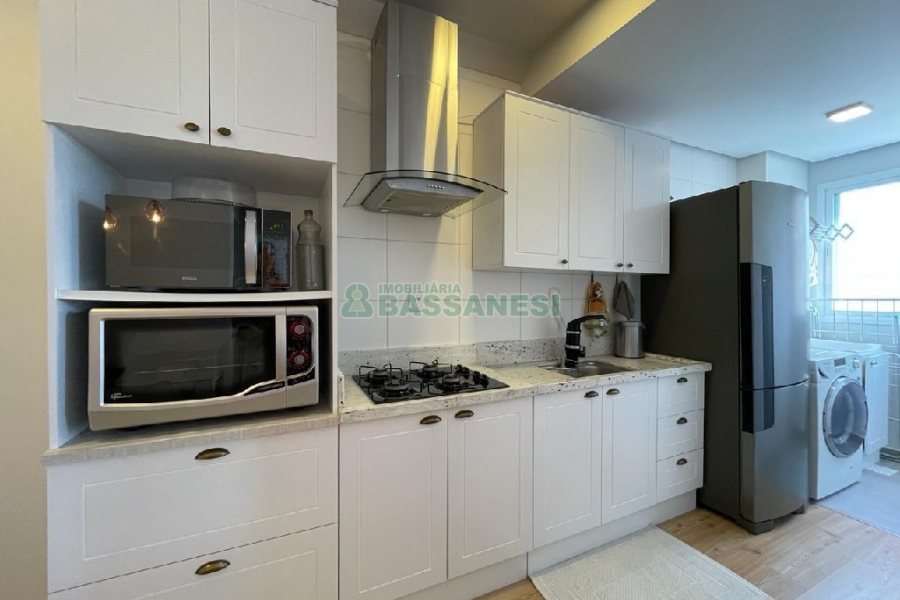 Apto Mobiliado com 62m², 2 dormitórios, 1 vaga, no bairro Panazzolo em Caxias do Sul para Alugar