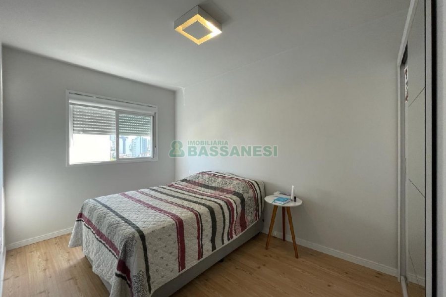 Apto Mobiliado com 62m², 2 dormitórios, 1 vaga, no bairro Panazzolo em Caxias do Sul para Alugar