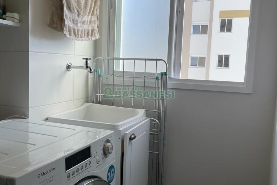 Apto Mobiliado com 62m², 2 dormitórios, 1 vaga, no bairro Panazzolo em Caxias do Sul para Alugar