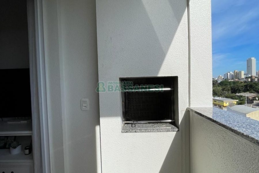 Apto Mobiliado com 62m², 2 dormitórios, 1 vaga, no bairro Panazzolo em Caxias do Sul para Alugar