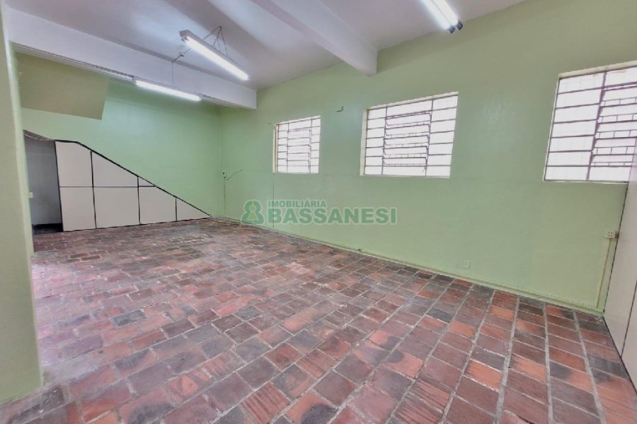 Loja com 145m², no bairro Cruzeiro em Caxias do Sul para Alugar