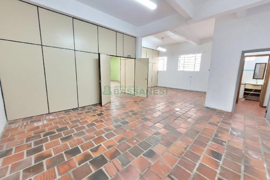 Loja com 145m², no bairro Cruzeiro em Caxias do Sul para Alugar