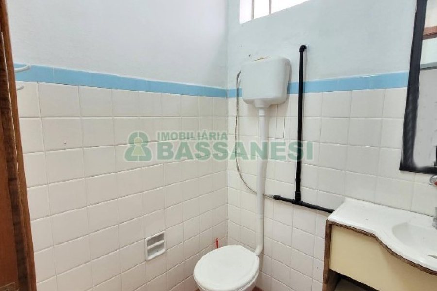 Loja com 145m², no bairro Cruzeiro em Caxias do Sul para Alugar